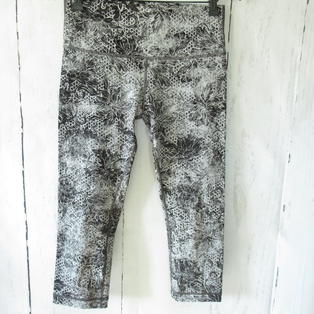 *SOLD* Lululemon Wunder Under High Rise Luxtreme - Picture 1 of 6